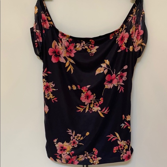 Guess Floral Top - Picture 8 of 8